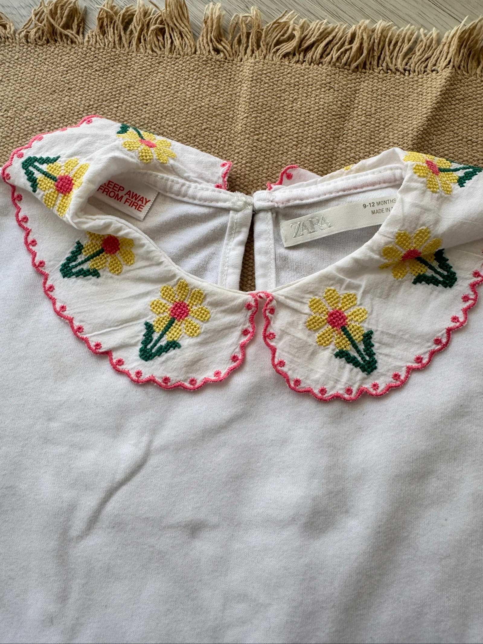 Zara Baby T-shirt white with embroidered flower collar | 9-12 months (80 cm) – photo 2